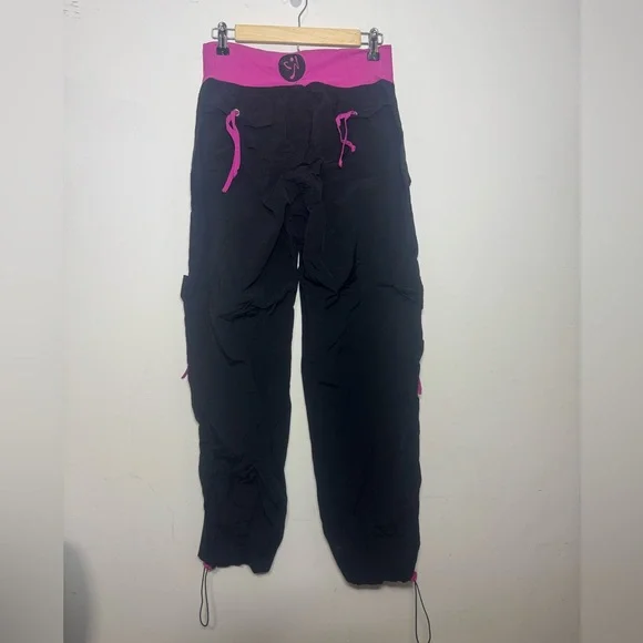 Zumba Dance Fitness Dancing Cargo Capris Wide Leg Pants Black Hot Pink XXL 2XL - Picture 6 of 7